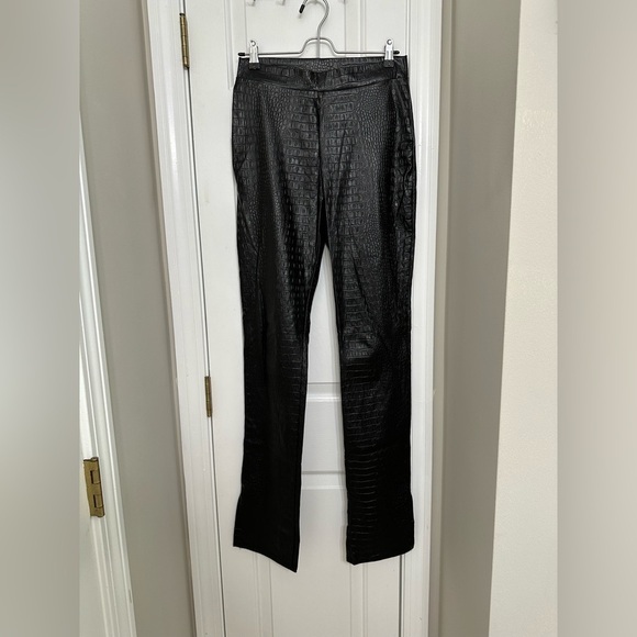 Women’s Faux Leather Crocodile Pants Medium Black Straight Leg Stretch Bikercore - Picture 4 of 6